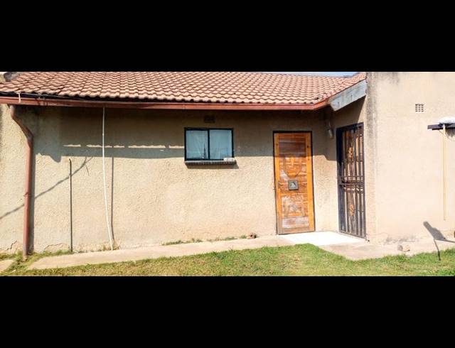 1 BEDROOM HOUSE FOR SALE IN BUHLE PARK